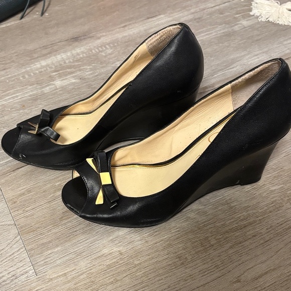 Jessica Simpson Black Wedges with Bow Detail - Picture 2 of 5